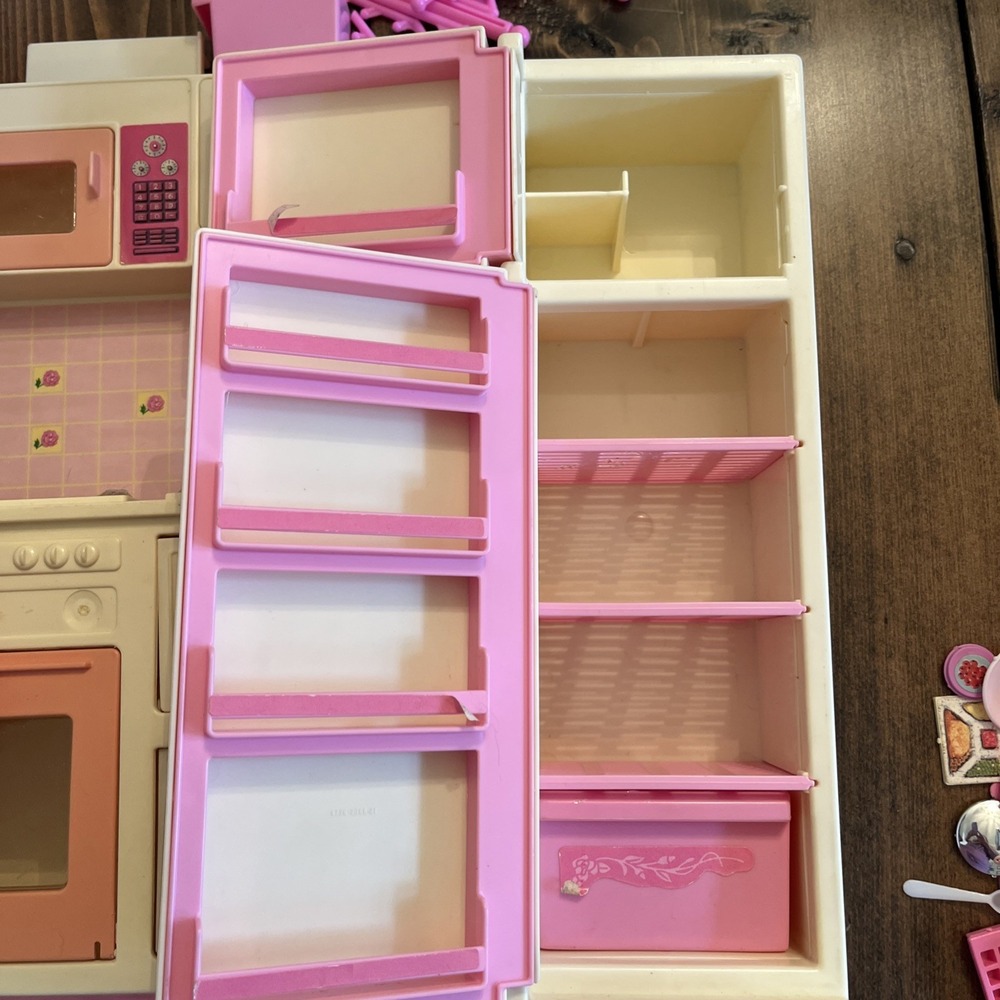 Vintage Barbie 1980s Sweet Roses Doll Bedding Kitchen Furniture Lot Mattel READ - Picture 16 of 16